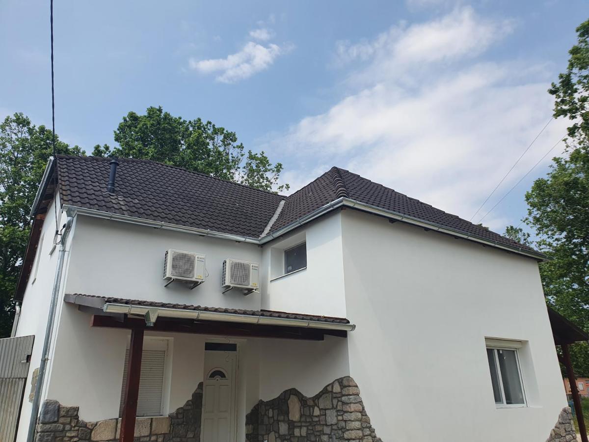 Sosto Apartman Székesfehérvár Buitenkant foto