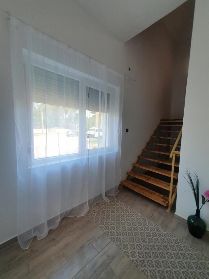 Sosto Apartman Székesfehérvár Buitenkant foto