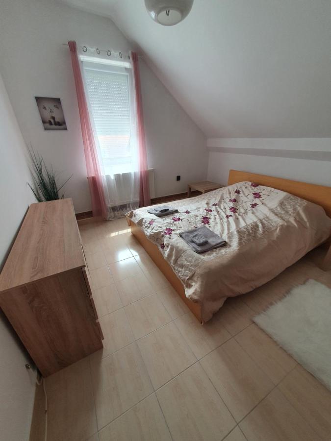 Sosto Apartman Székesfehérvár Buitenkant foto