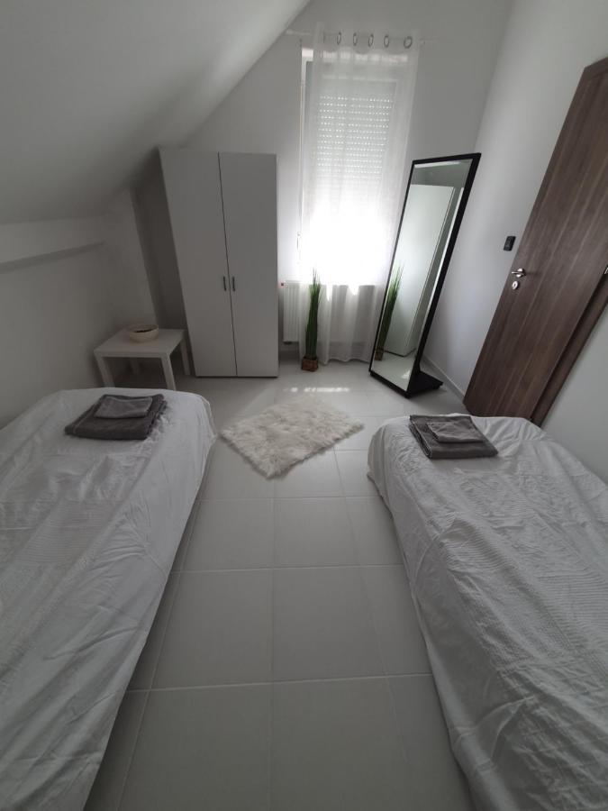 Sosto Apartman Székesfehérvár Buitenkant foto