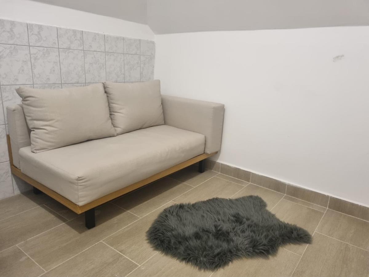 Sosto Apartman Székesfehérvár Buitenkant foto