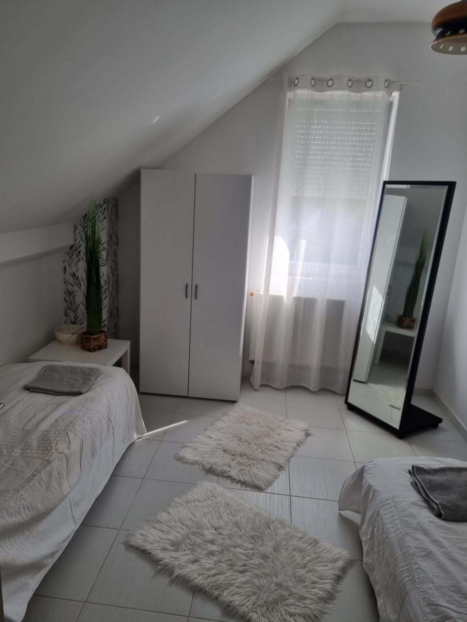 Sosto Apartman Székesfehérvár Buitenkant foto